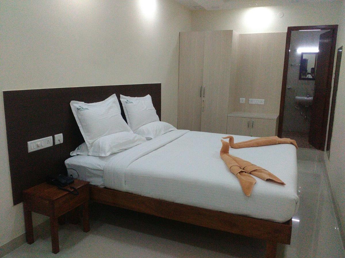 Sri Nivas Hotel
